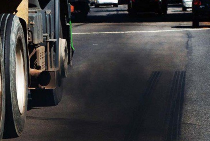 fumaca-caminhao-de-lixo