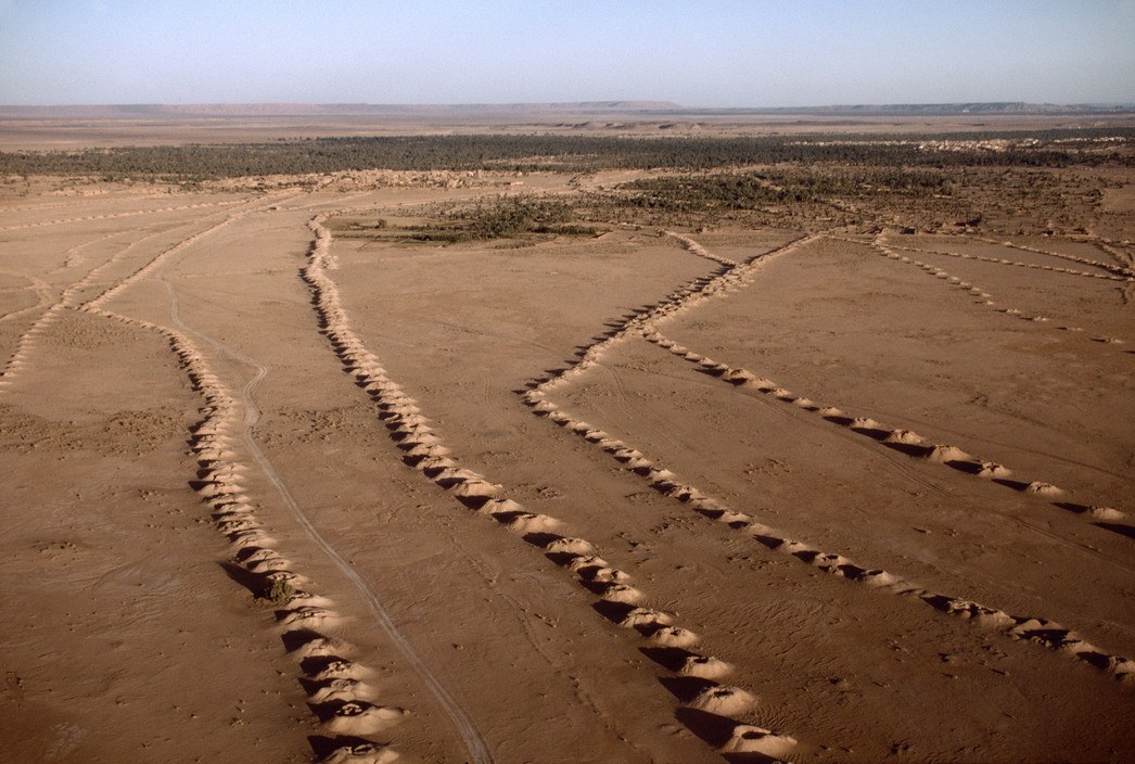 MOROCCO. Jorf near Erfoud. Underground canals. 1993.