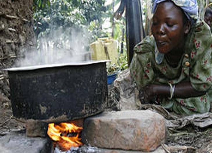 Cozinhando com lenha na África