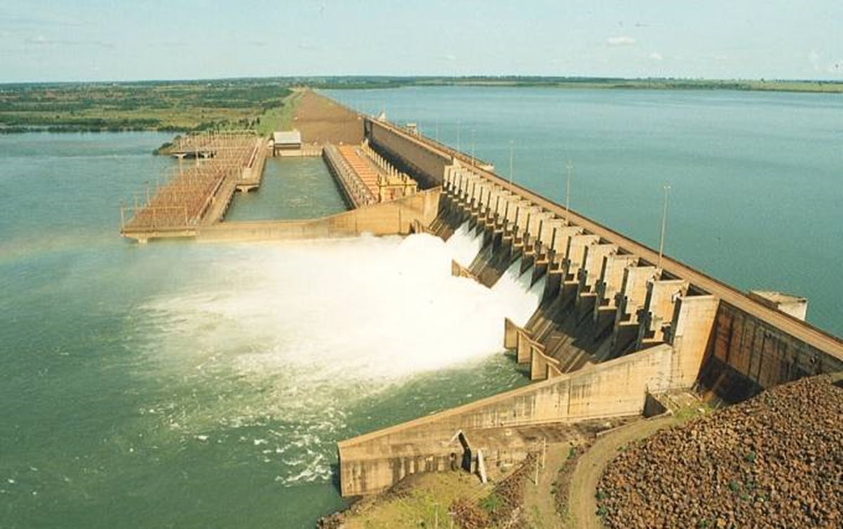 RESERVATÓRIO DA USINA HIDRELÉTRICA DE ILHA SOLTEIRA PRÓXIMA DO NÍVEL MÍNIMO  DE OPERAÇÃO | ÁGUA, VIDA \u0026 CIA – Fernando José de Sousa, image size:1200x754